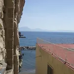 Nello Storico “palazzo Donn'anna” * Neapol