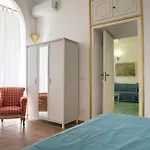 Nello Storico “palazzo Donn'anna” Neapol
