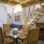Nello Storico “palazzo Donn'anna” Apartmán *