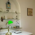 Nello Storico “palazzo Donn'anna” Apartmán *