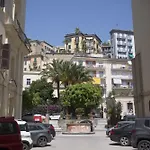 Nello Storico “palazzo Donn'anna” Apartmán *