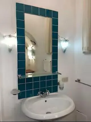 Nello Storico “palazzo Donn'anna” شقة
