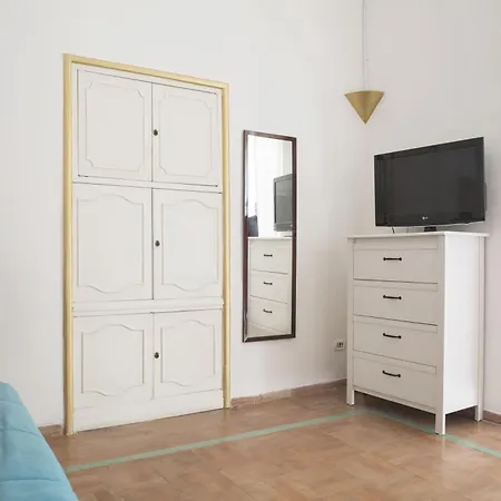 Nello Storico “palazzo Donn'anna” Apartamento
