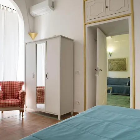 Nello Storico “palazzo Donn'anna” Napels