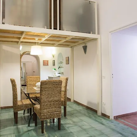 Appartement Nello Storico “palazzo Donn'anna” Napels