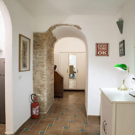Nello Storico “palazzo Donn'anna” Napels