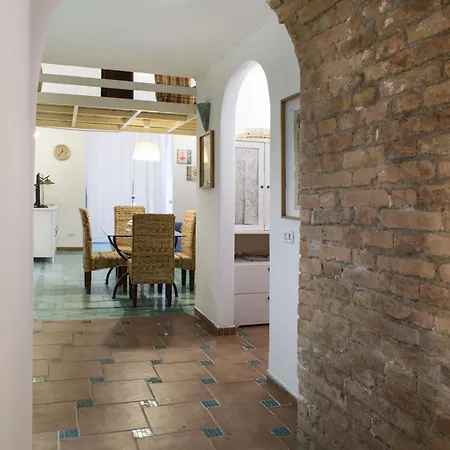 Nello Storico “palazzo Donn'anna” Apartmán Neapol