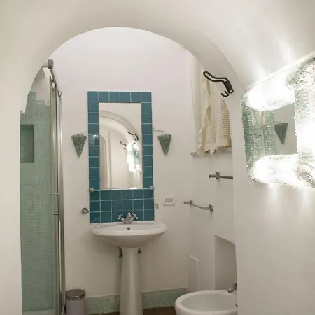 Nello Storico “palazzo Donn'anna”